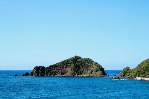 島根・松江美保関の玉結湾沖の青島 島根・松江美保関の玉結湾沖の青島の写真