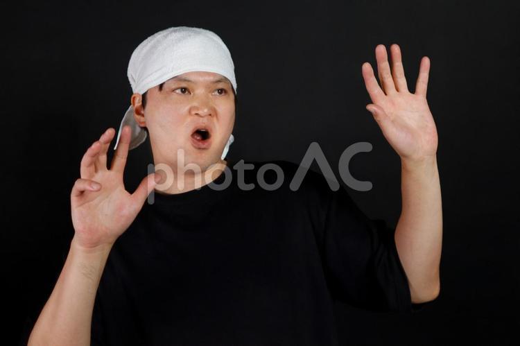 驚く男性のポーズ 男性,ポーズ,驚きの写真素材