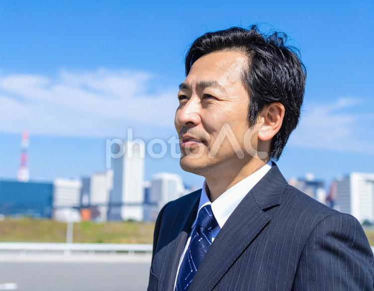 爽やかな印象のビジネスマン男性 男性,ビジネス,街の写真素材