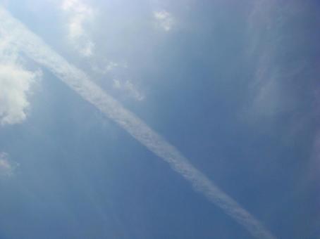 飛行機雲 飛行機雲,青空,空の写真素材