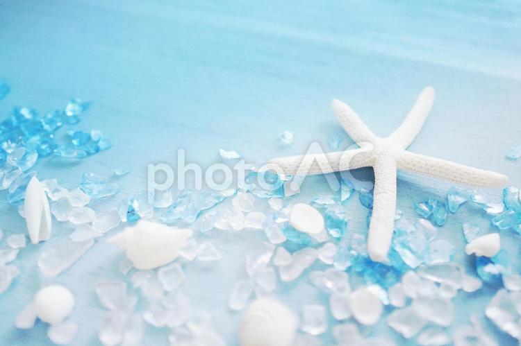 夏のきれいなビーチのイメージ背景２ 海,夏,キラキラの写真素材
