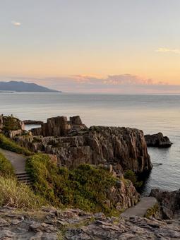 The Sea of Japan and cliffs seen from Tojinbo in Fukui Prefecture in the evening, JPG