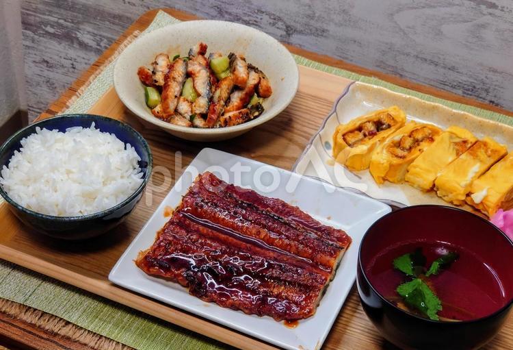 うなぎ尽くしの定食 うなぎ,定食,ランチの写真素材