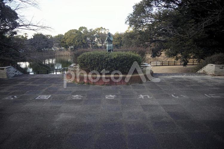 少女像 少女像,公園,モニュメントの写真素材