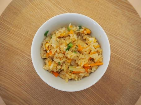 自家製・大根と人参の炊き込みご飯 大根と人参の炊き込みごはん,自家製,炊き込みの写真素材