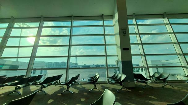 空港の待ち時間の景色 空港の待ち時間の景色 空港,エアポート,待つの写真素材
