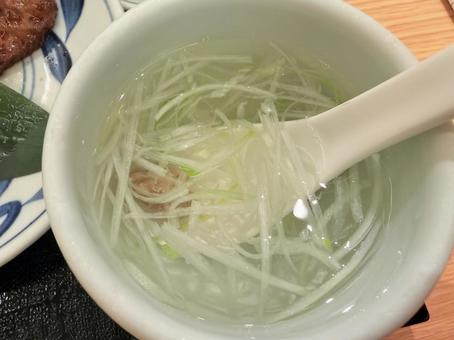 スープ スープ,ネギ,タン塩のスープの写真素材