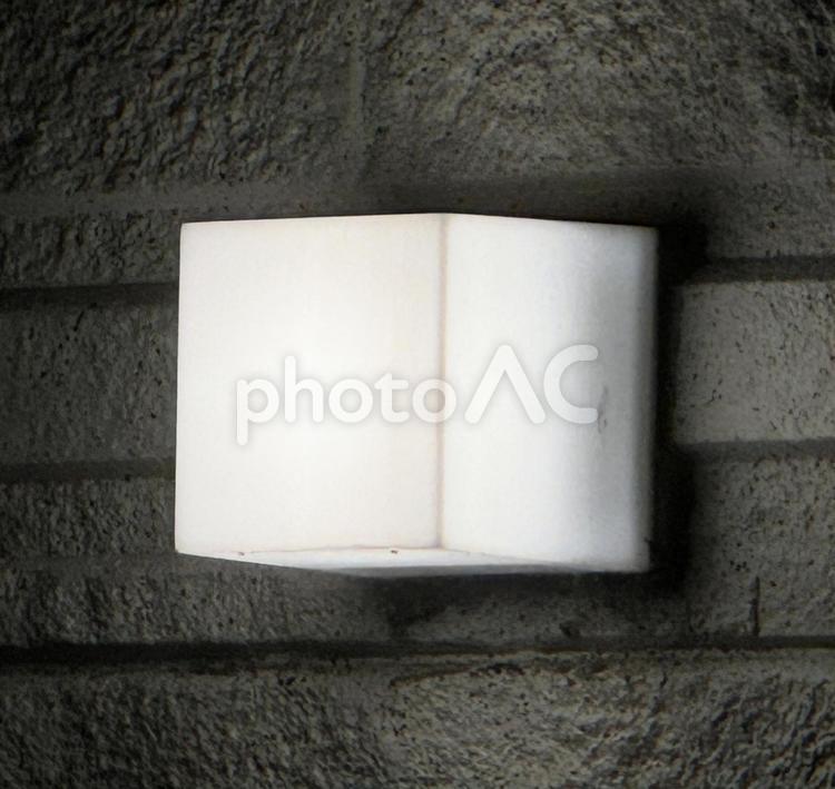 照明器具(点灯状態) 玄関灯,照明器具,ライトの写真素材