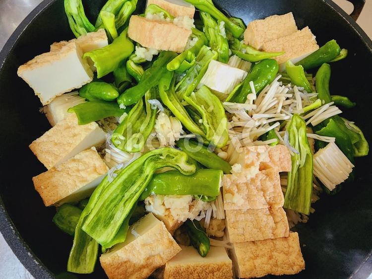 家庭料理 おかず,厚揚げ,きのこの写真素材