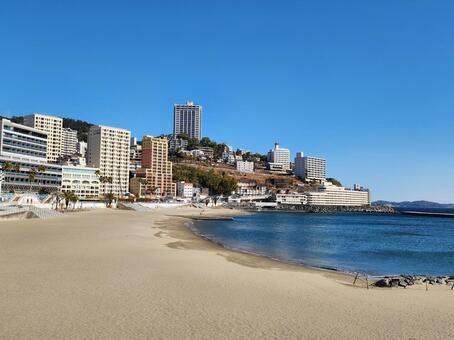 熱海の景色 熱海,建物,砂浜の写真素材