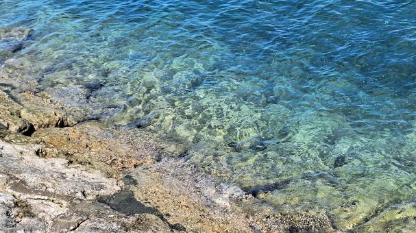 エメラルドグリーンの海 横 エメラルドグリーンの海 横の写真