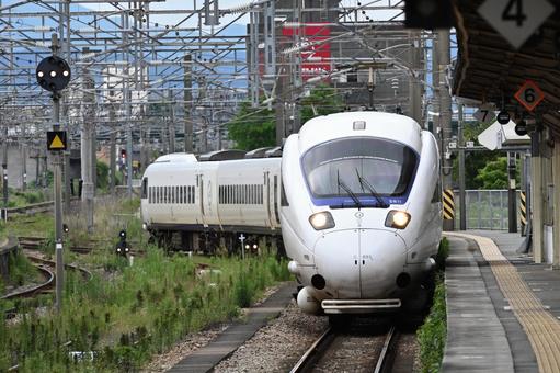 白いカモメ 885系電車 白いカモメ 885系電車の写真