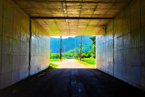 Photo, box culvert, high speed road, elevated road, 