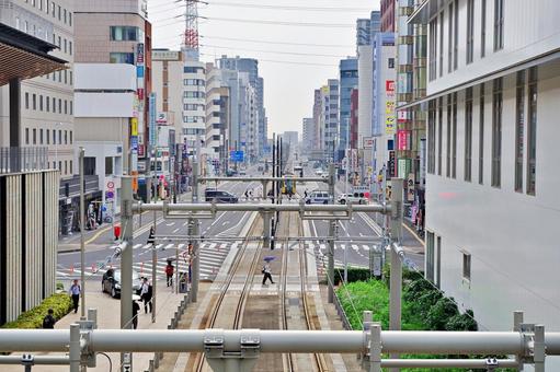 宇都宮駅東口に近づくライトライン 宇都宮駅東口に近づくライトライン ライトライン,宇都宮ライトレール,路面電車の写真素材