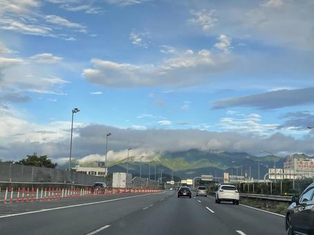 朝の高速道路 道,朝,街の写真素材