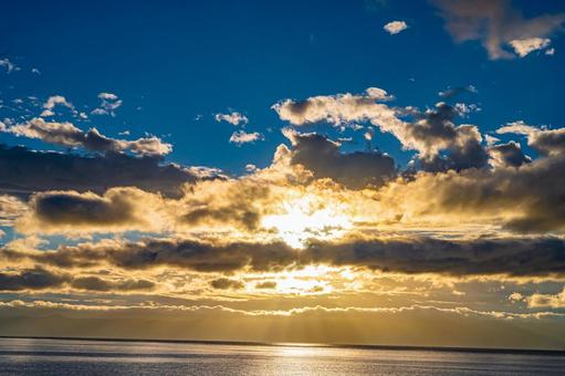 鹿児島　鹿児島湾の早朝の海 鹿児島湾,鹿児島,海の写真素材