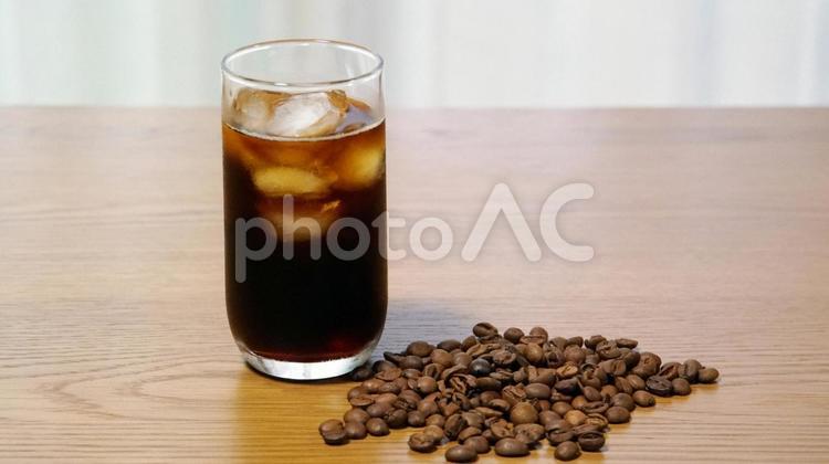 アイスコーヒーとコーヒー豆 珈琲,自宅,アイスの写真素材