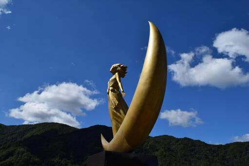 月の女神 ダムの守り神 月の女神,女神,ダムの守り神の写真素材