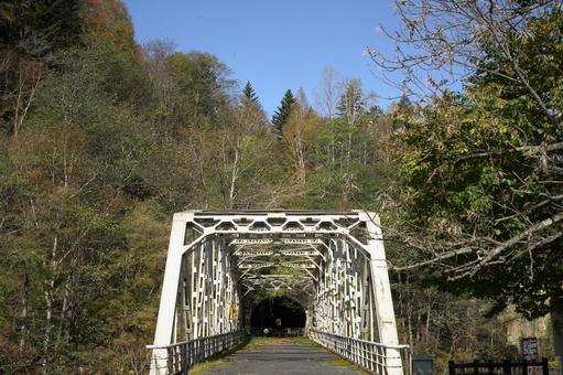 古い橋 山奥,自然,山の写真素材