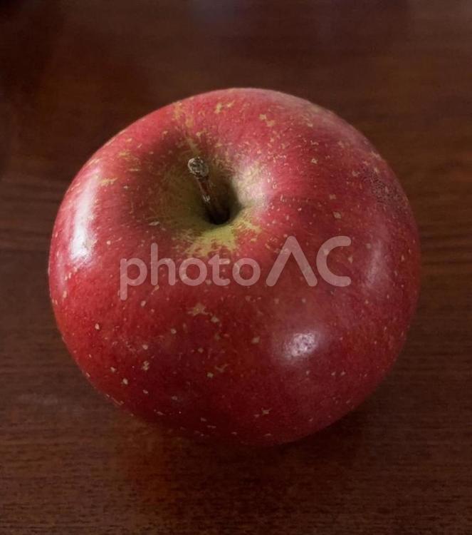 R7.02.05　りんごサンふじ りんご,リンゴ,くだものの写真素材