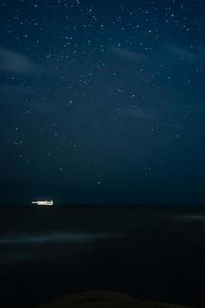 夜の海 夜の海 星空,夜景,海の写真素材