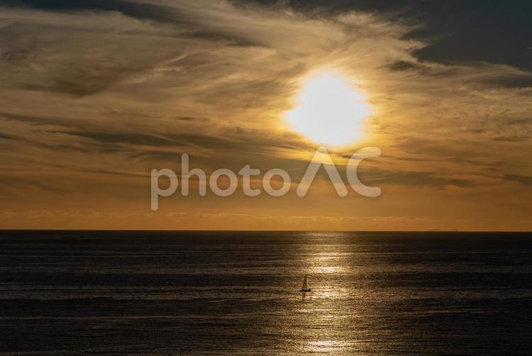 夕暮れの海１ 夕陽,海,夕方の写真素材