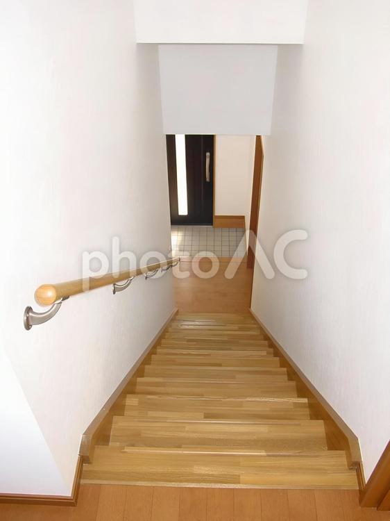 階段　木造　2階から　住まい フローリング,アクセントクロス,アクセントの写真素材