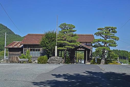 田舎の駅 因美線美作滝尾駅 田舎の駅 因美線美作滝尾駅 駅,駅舎,ホームの写真素材