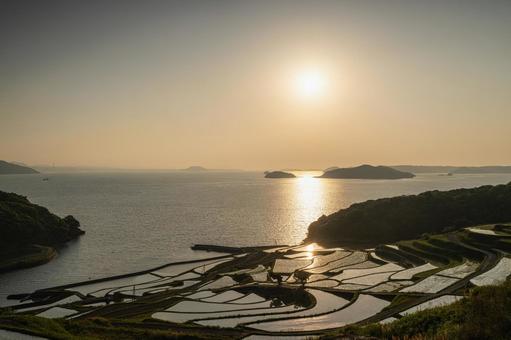 佐賀-【土谷棚田の夕景】 佐賀-【土谷棚田の夕景】 佐賀県,佐賀,松浦市の写真素材