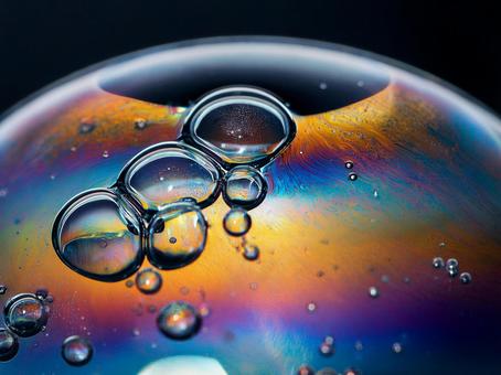 シャボン玉 洗剤の油膜の泡 シャボン玉 洗剤の油膜の泡の写真