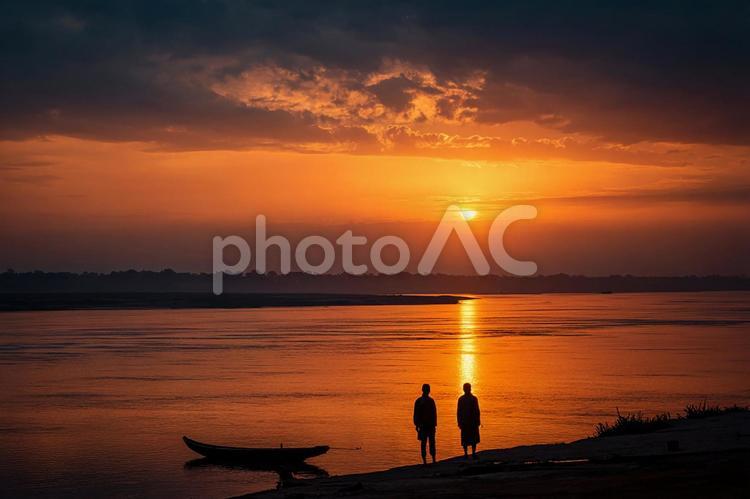 雄大な自然の中で迎える美しい日没 夕焼け,夕日,日没の写真素材