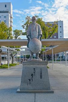 山口・JR新山口駅 種田山頭火像 jr新山口駅,種田山頭火,像の写真素材