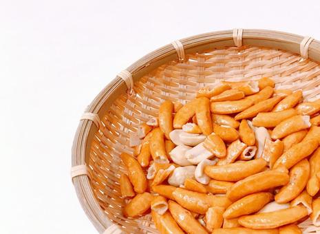 柿の種 柿の種,柿ピー,柿ピーナッツの写真素材