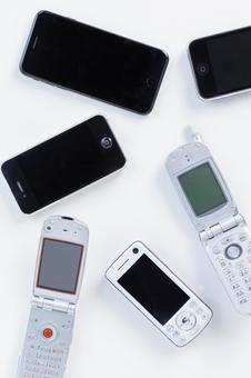スマホとガラケー スマホとガラケー スマートフォン,ガラケー,携帯電話の写真素材