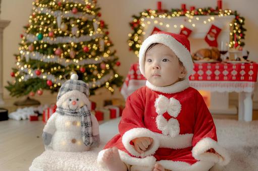 クリスマスと赤ちゃん クリスマス,赤ちゃん,サンタの写真素材