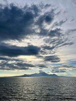 水平線の向こう、雲仙を望む 水平線の向こう、雲仙を望むの写真
