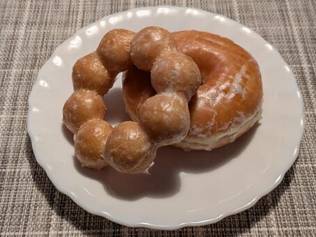 大雪前日の3時のおやつに食べたドーナツ ドーナツ,洋菓子,揚げ菓子の写真素材