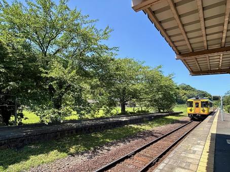 京都丹後鉄道 駅,線路,電車の写真素材