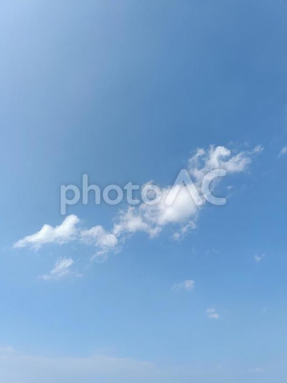 日本の形に似た雲 空,雲,海の写真素材
