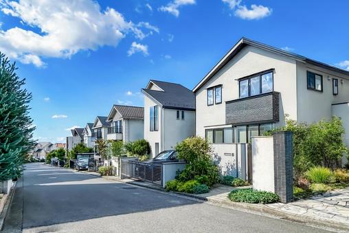 心地よさそうなスッキリと美しい住宅街 住宅,戸建て,マイホームの写真素材