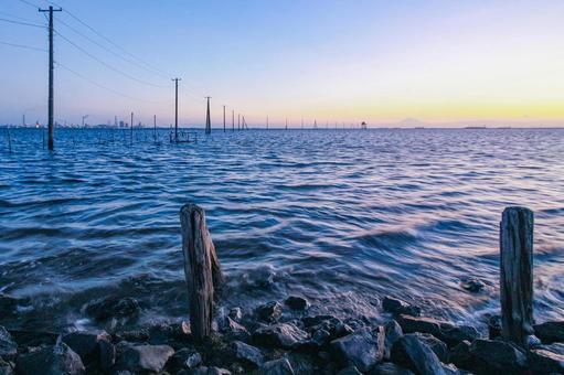 Photo, sea column, kuzuma coast, kisarazu, 