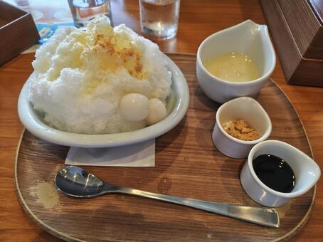 黒蜜きなこかき氷 かき氷,デザート,スイーツの写真素材