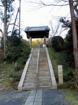 鎌倉、建長寺の奥・回春院山門前 鎌倉、建長寺の奥・回春院山門前 回春院,寺,寺社の写真素材