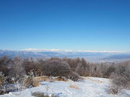 雪景色・冬の登山道(高ボッチ山) 雪景色・冬の登山道(高ボッチ山) 高ボッチ山,北アルプス,山の写真素材