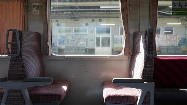 地方の電車の座席 地方の電車の座席の写真