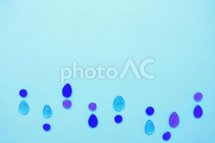 水滴　雨のイメージの背景素材 水滴,雨,背景素材の写真素材