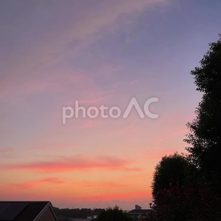 高台からの夕焼け 夕暮れ,夕暮れ空,空の写真素材