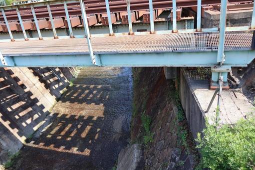 線路と影 線路と影の写真