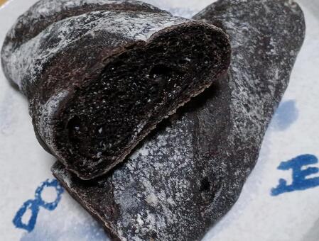 ブラックチョコバスケット ブラックチョコバスケット,ブラック,パンの写真素材