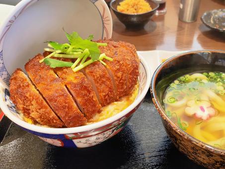 Thick pork cutlet rice bowl, JPG